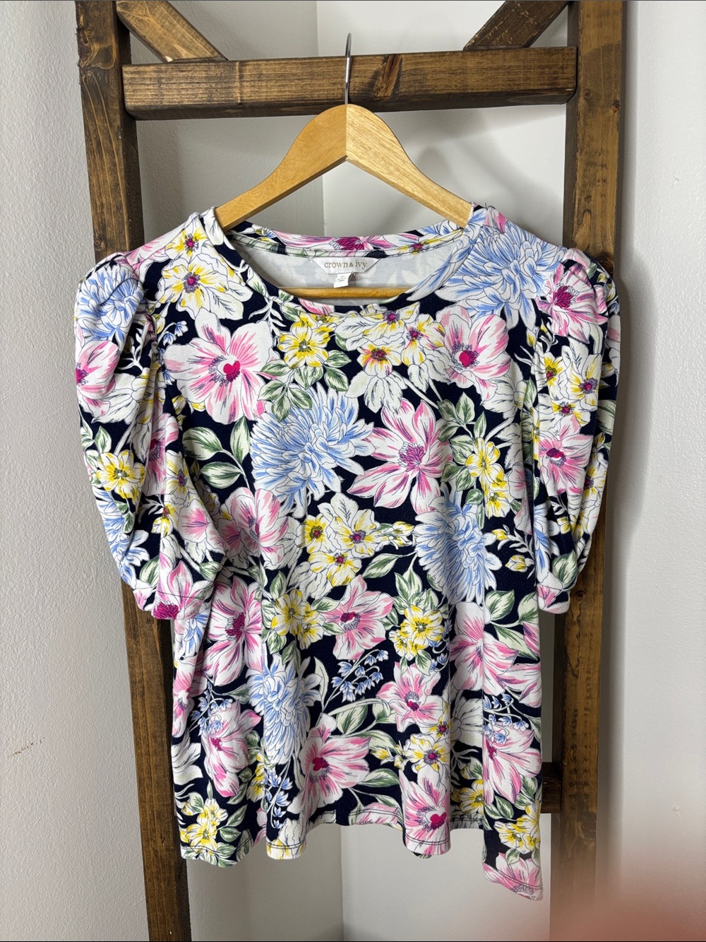 crown & ivy Navy Floral Puff Sleeve Blouse Size XL
